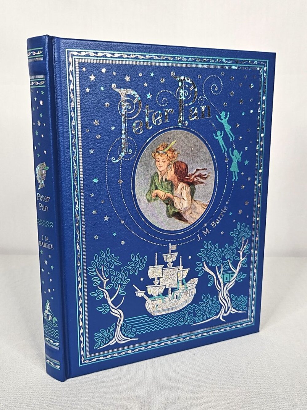 Peter Pan | J.M. Barrie | Barnes & Noble Illustrated Hardcover | Blue